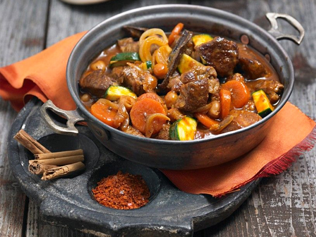 Agneau mijoté à la casserole, tendre et fondant